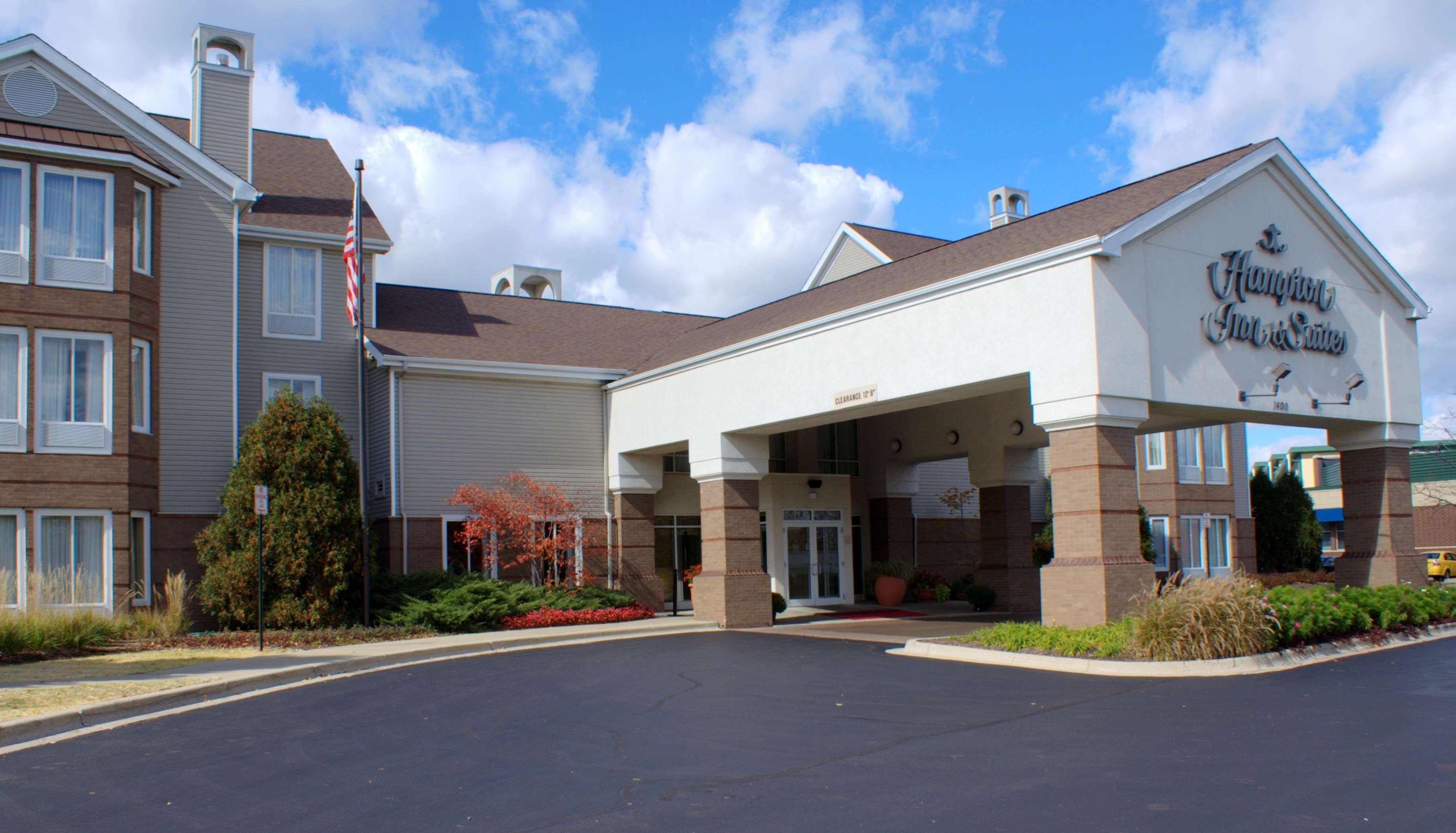 Hampton Inn & Suites Lincolnshire Exterior photo